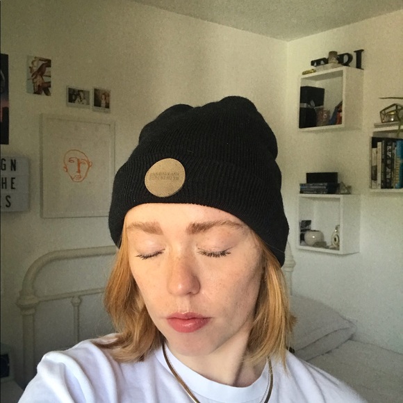 Black Toque - Picture 2 of 2